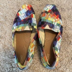 Toms Geometric colorful rainbow shoes- size 8